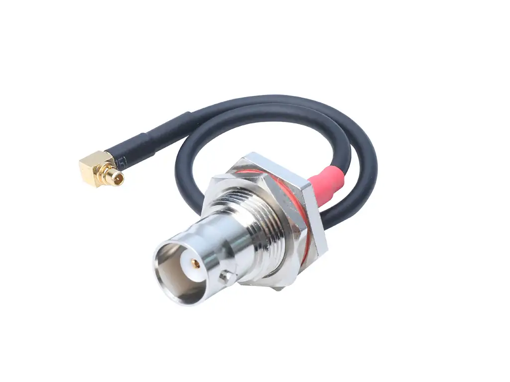 Newtide CN6802 waterproof BNC jack to right angle MMCX plug RF cable assembly for RG-174 cable (L: 150mm), suitable for wireless communications and GPS.